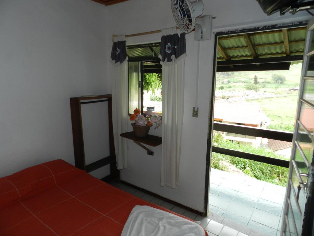 Pousada Hospedaria Santa Clara Santa Rita de Jacutinga Luaran gambar